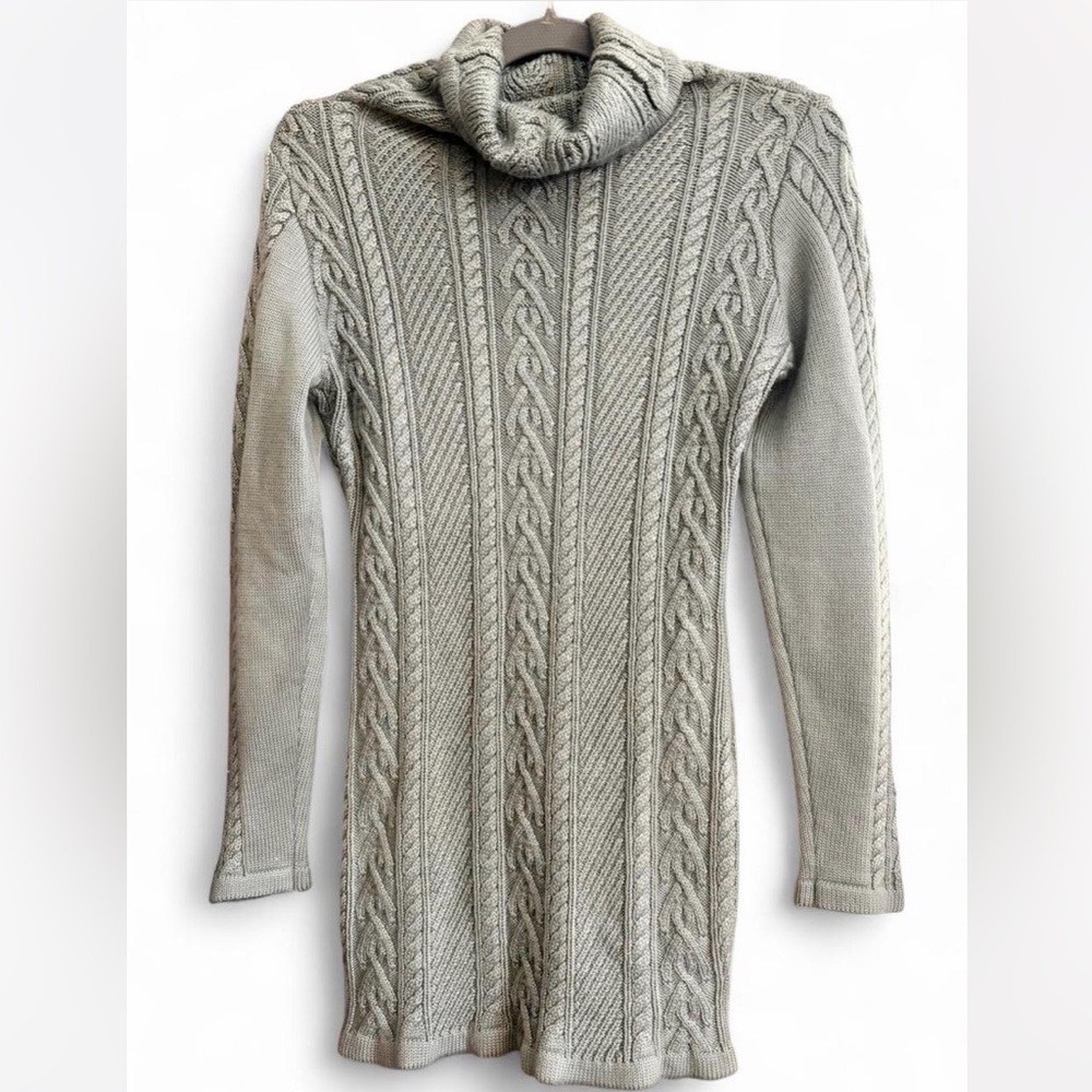 Women's Cable Knit Sweater - Gray/ sage